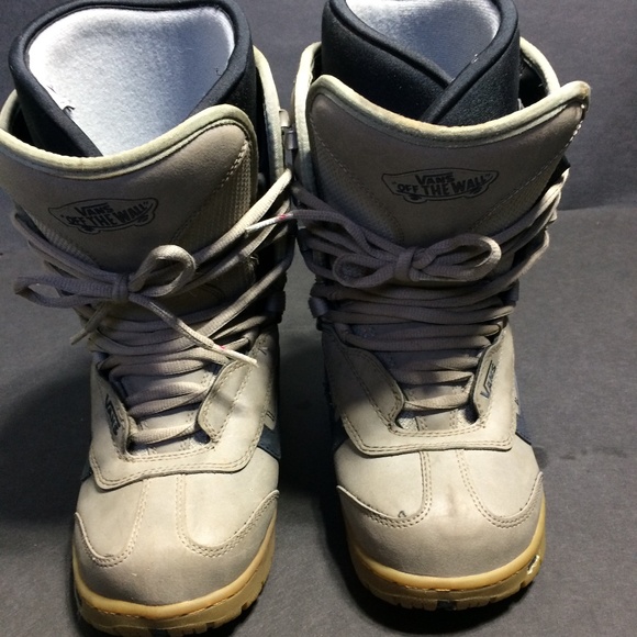Vans Size 7 Snowboard Boots - Picture 5 of 5